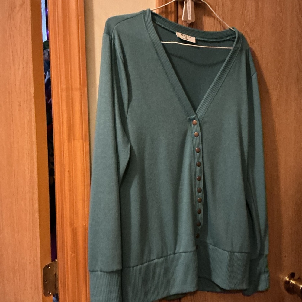 Zenana Outfitters Teal V-Neck Lightweight Top